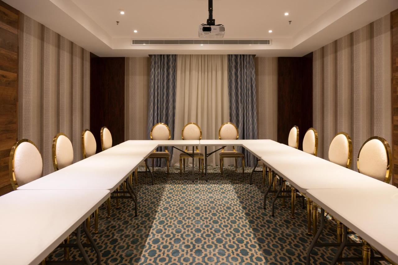 Seasons Park- Mawasim Al Hay At Hotel Jeddah Exterior photo